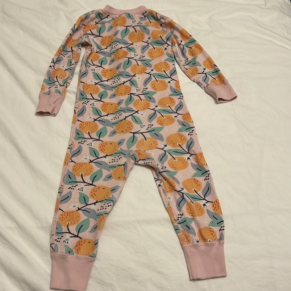 Hanna Andersson 80 cm 18 to 24 mo. pajamas, tangerine, and flower pattern - Picture 4 of 11